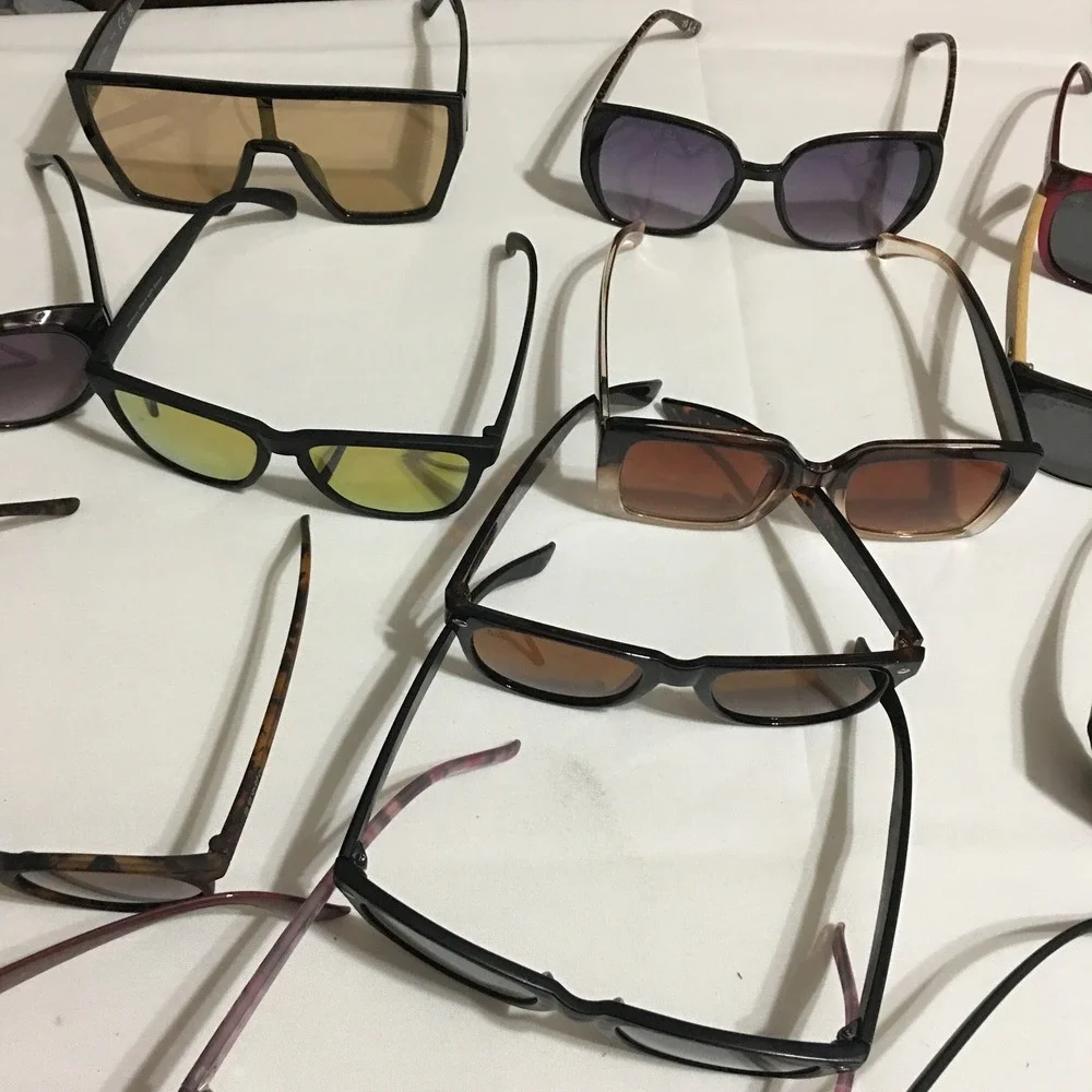 Lot of 30 Unbranded Sunglasses Unisex One Size Multicolor Mixed Styles
